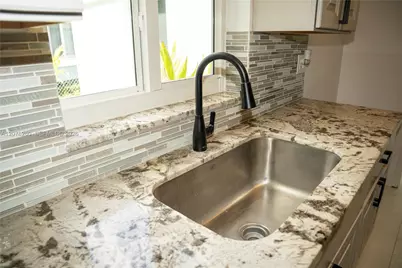 1640 NE 172nd St, North Miami Beach, FL 33162 - Photo 7