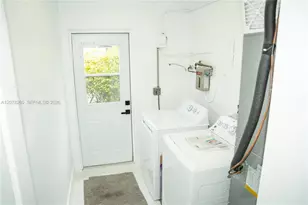 1640 NE 172nd St, North Miami Beach, FL 33162 - Photo 31