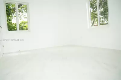 1640 NE 172nd St, North Miami Beach, FL 33162 - Photo 15