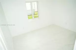 1640 NE 172nd St, North Miami Beach, FL 33162 - Photo 17