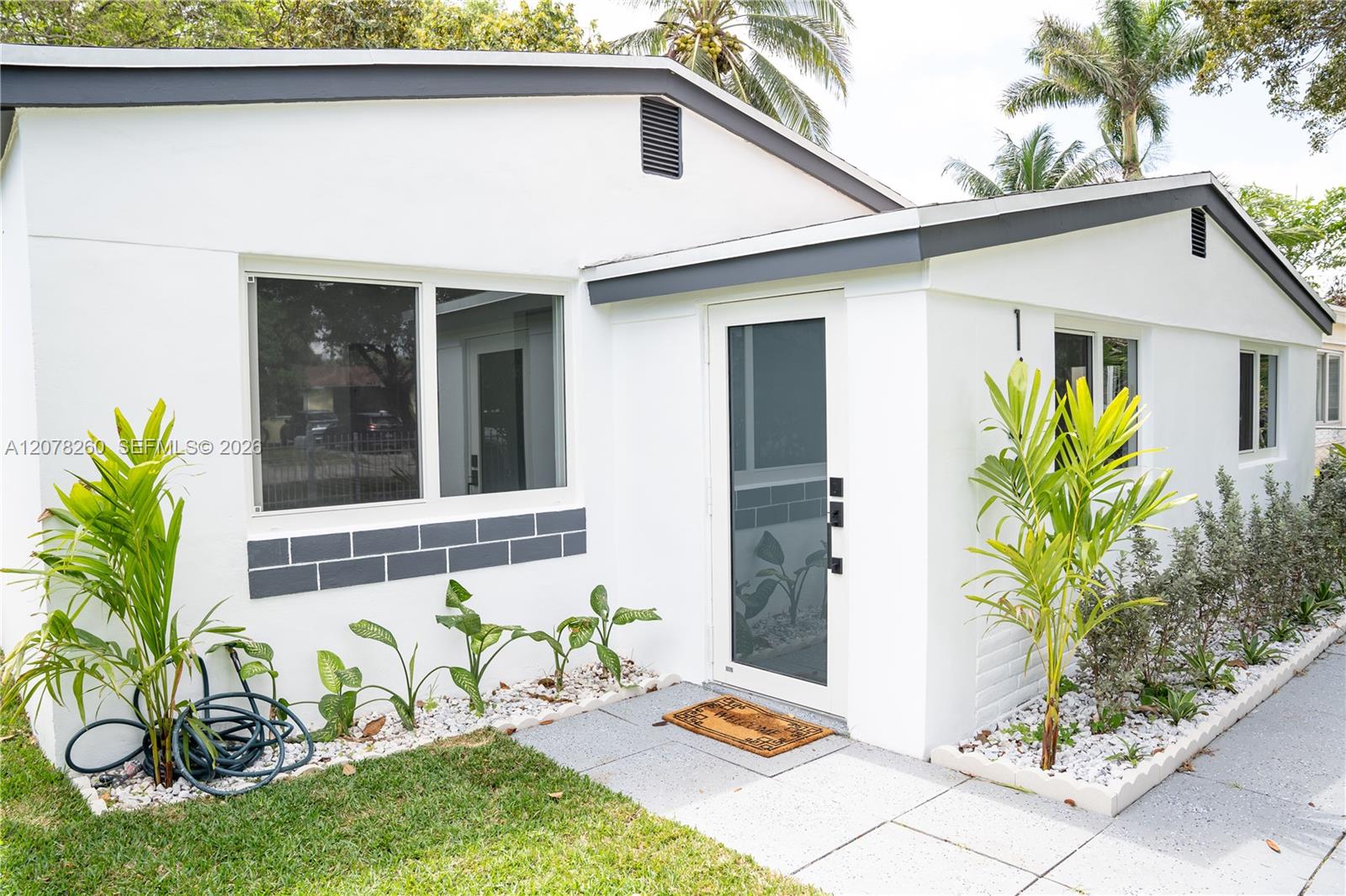 1640 NE 172nd St - 1640 NE 172nd St, North Miami Beach, FL 33162 Luxury Property | Jose Angel Pina