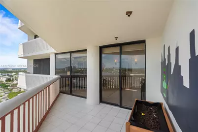 1000 W Island Blvd #2803, Aventura, FL 33160 - Photo 65