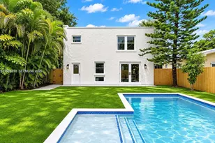 22 NE 44th St, Miami, FL 33137 - Photo 3