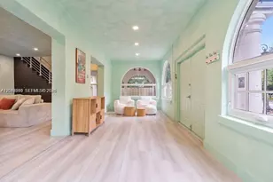22 NE 44th St, Miami, FL 33137 - Photo 11