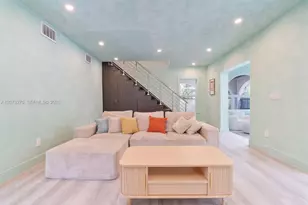 22 NE 44th St, Miami, FL 33137 - Photo 7