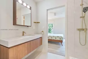 22 NE 44th St, Miami, FL 33137 - Photo 37