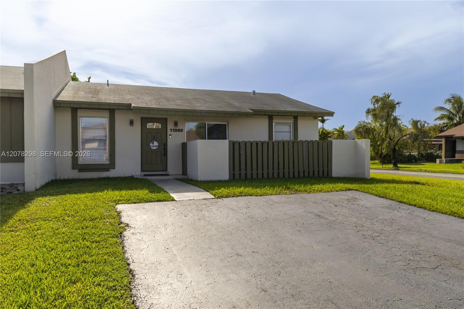 11900 SW 110th St Cir E - 11900 SW 110th St Cir E, Miami, FL 33186 Luxury Property | Jose Angel Pina