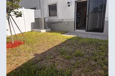 605 NW 6th Ter, Florida City, FL 33034 - Photo 5
