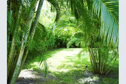 12015 NE 10 Ave, Biscayne Park, FL 33161 - Photo 31