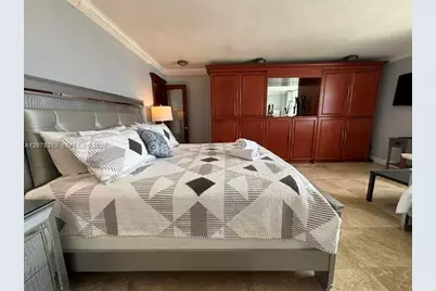 5151 Collins Ave #1036, Miami Beach, FL 33140 - Photo 13