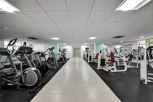 400 Leslie Dr, Hallandale Beach, FL 33009 - Photo 25
