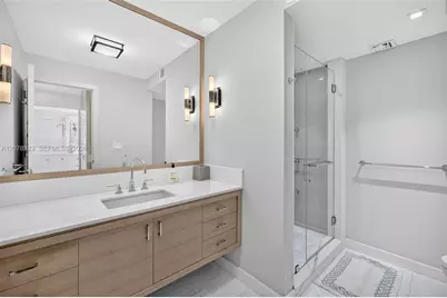 5500 Collins Ave #702, Miami Beach, FL 33140 - Photo 37