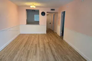 9420 Poinciana Pl, Davie, FL 33324 - Photo 3