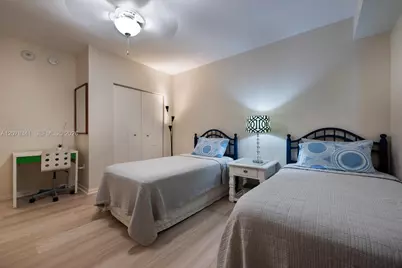 18100 N Bay Rd #1009, Sunny Isles Beach, FL 33160 - Photo 15