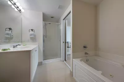 18100 N Bay Rd #1009, Sunny Isles Beach, FL 33160 - Photo 13