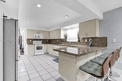 8909 SW 108th Cir Ct, Miami, FL 33176 - Photo 11