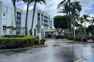 9725 NW 52nd St, Doral, FL 33178 - Photo 1