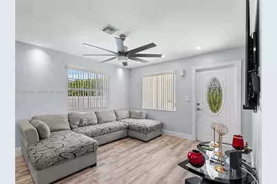 6432 Perry St, Hollywood, FL 33024 - Photo 5