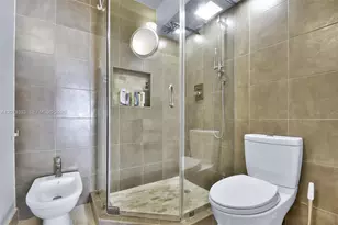 2401 Collins Ave, Miami Beach, FL 33140 - Photo 15