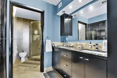 2401 Collins Ave #1711, Miami Beach, FL 33140 - Photo 15