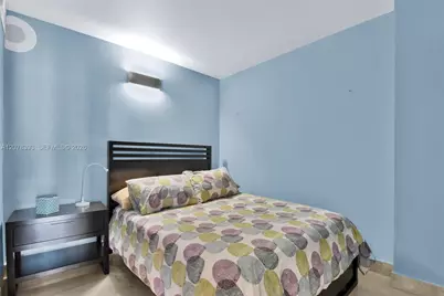 2401 Collins Ave #1711, Miami Beach, FL 33140 - Photo 17