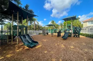 700 Sorrento Dr, Weston, FL 33326 - Photo 37