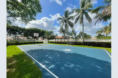 700 Sorrento Dr, Weston, FL 33326 - Photo 35