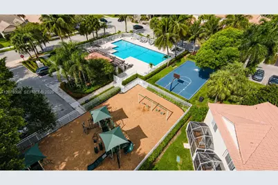 700 Sorrento Dr, Weston, FL 33326 - Photo 29