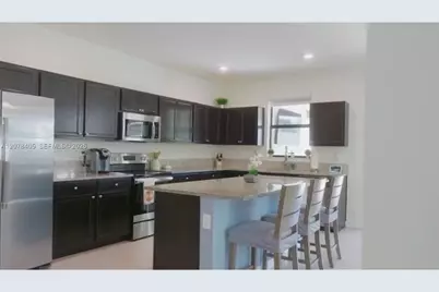 221 SE 35th Ave, Homestead, FL 33033 - Photo 3