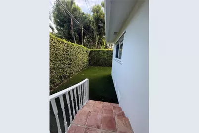 4943 Riviera Dr #-, Coral Gables, FL 33146 - Photo 9