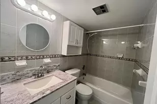 581 Blue Heron Dr, Hallandale Beach, FL 33009 - Photo 23