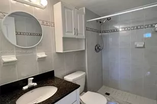 581 Blue Heron Dr, Hallandale Beach, FL 33009 - Photo 17