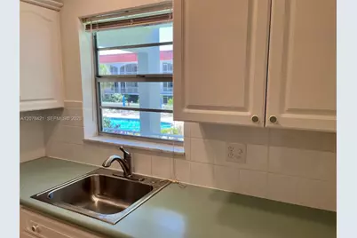 581 Blue Heron Dr #212-B, Hallandale Beach, FL 33009 - Photo 13