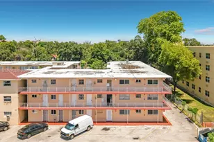 2441 NW 13th St, Miami, FL 33125 - Photo 9