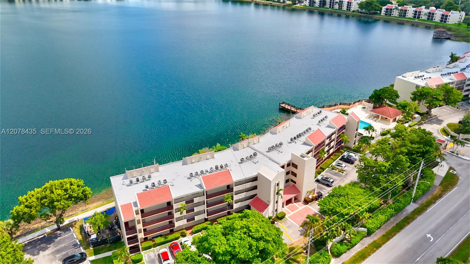 114 Lake Emerald Dr #409 - 114 Lake Emerald Dr #409, Oakland Park, FL 33309 Luxury Property | Jose Angel Pina