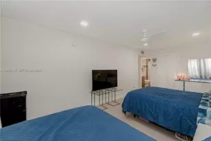 492 NW 165th St Rd, Miami, FL 33169 - Photo 21