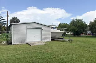405 Mc Kinley, Lehigh Acres, FL 33972 - Photo 29
