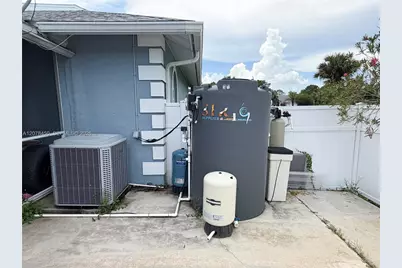 405 Mc Kinley, Lehigh Acres, FL 33972 - Photo 23