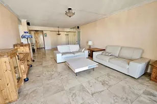427 Golden Isles Dr, Hallandale Beach, FL 33009 - Photo 7