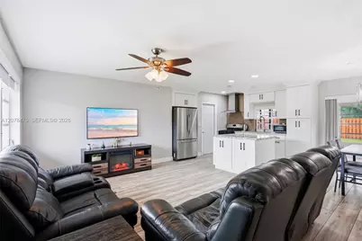 8397 NW 25th Ct, Sunrise, FL 33322 - Photo 3