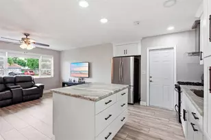 8397 NW 25th Ct, Sunrise, FL 33322 - Photo 7