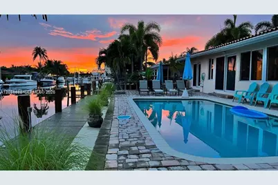 2424 SE 9th St #2424, Pompano Beach, FL 33062 - Photo 1