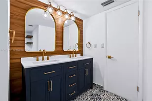 6423 Collins Ave, Miami Beach, FL 33141 - Photo 57