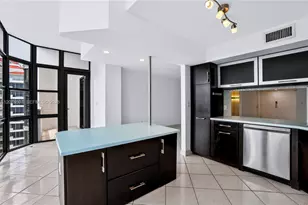 6423 Collins Ave, Miami Beach, FL 33141 - Photo 35