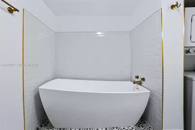 6423 Collins Ave #1702, Miami Beach, FL 33141 - Photo 59