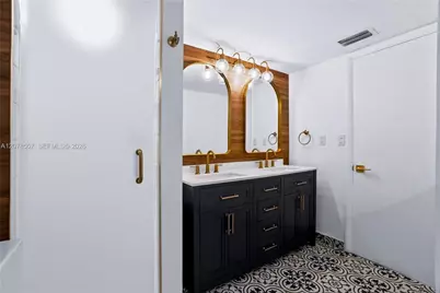 6423 Collins Ave #1702, Miami Beach, FL 33141 - Photo 63