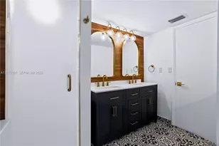 6423 Collins Ave, Miami Beach, FL 33141 - Photo 63