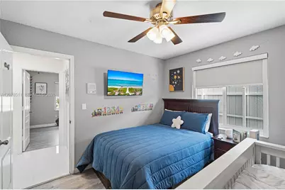 7456 W 34th Ln, Hialeah, FL 33018 - Photo 15