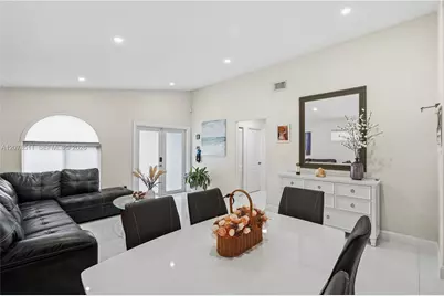 7456 W 34th Ln, Hialeah, FL 33018 - Photo 5