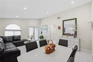 7456 W 34th Ln, Hialeah, FL 33018 - Photo 5